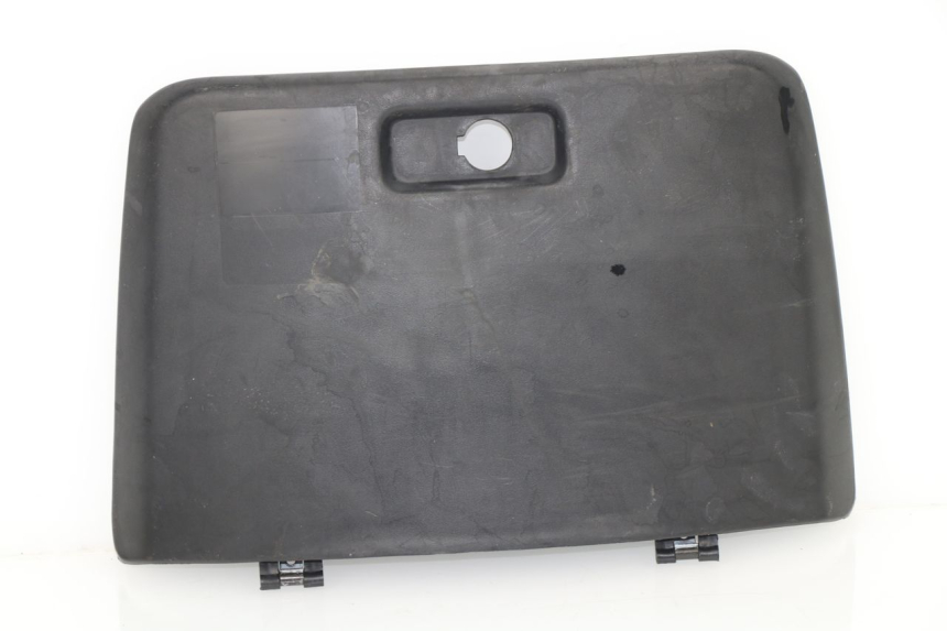 photo de GLOVEBOX DOOR YAMAHA CYGNUS 125 (1995 - 2003)