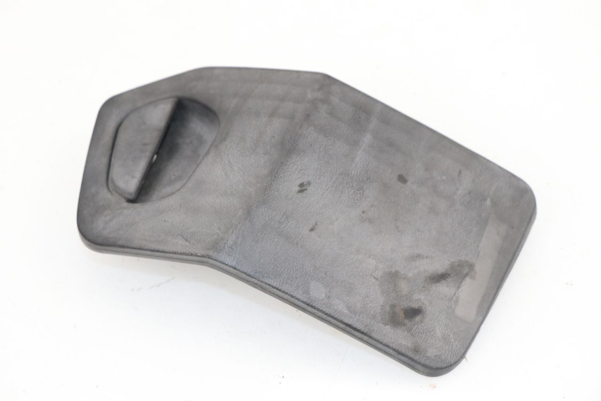 photo de GLOVEBOX DOOR YAMAHA CYGNUS X 125 (2004 - 2007)