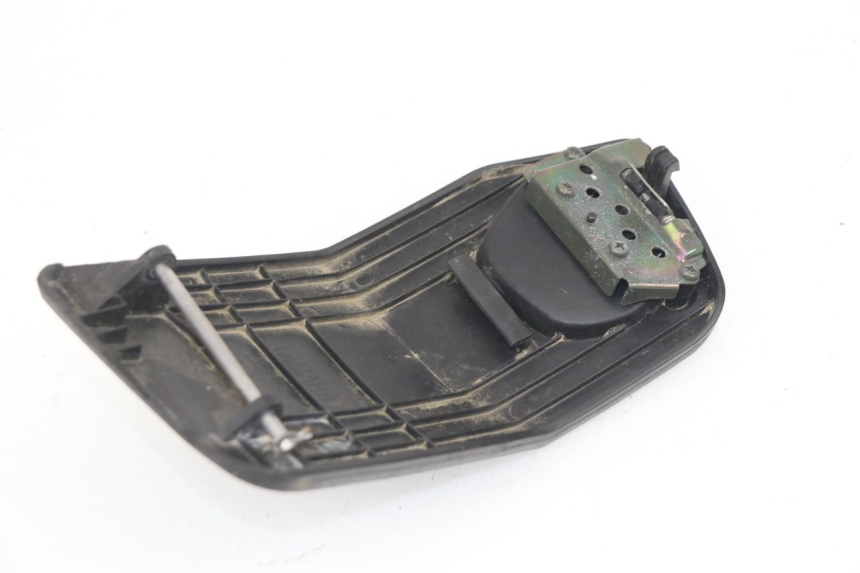 photo de GLOVEBOX DOOR YAMAHA CYGNUS X 125 (2004 - 2007)