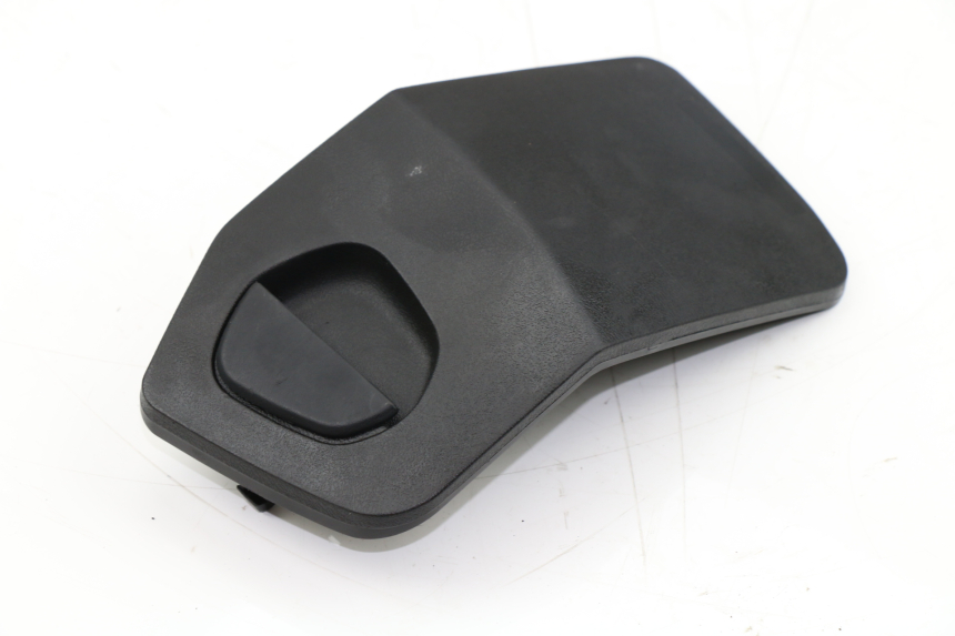 photo de GLOVEBOX DOOR YAMAHA CYGNUS X 125 (2004 - 2007)