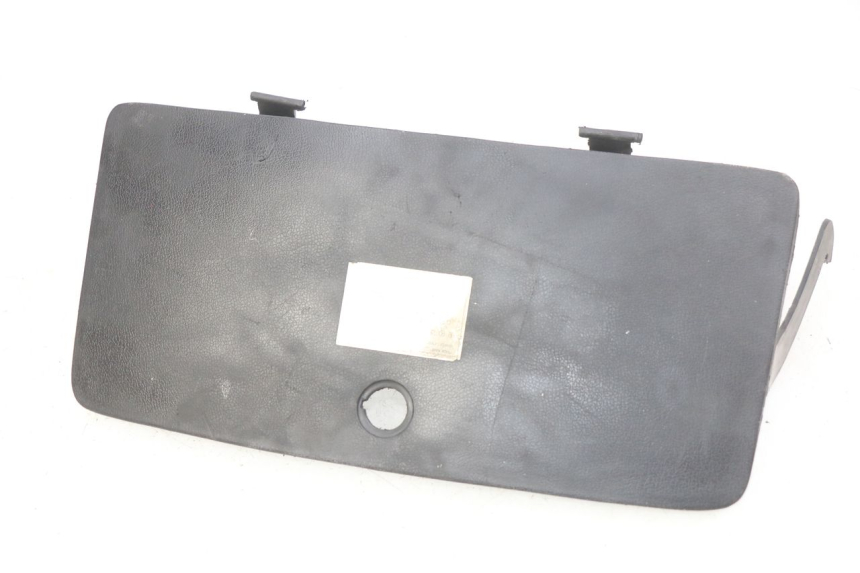 photo de GLOVE BOX DOOR YIYING YY50QT-10 50 (2007 - 2022)