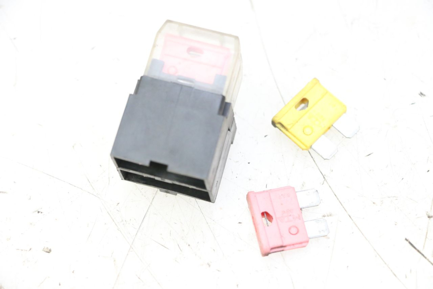 photo de FUSE BOX YAMAHA YP MAJESTY 125 (2007 - 2010)