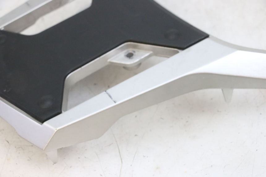 photo de LUGGAGE RACK SUZUKI DL V STROM 1000 (2002 - 2007) - Component detail