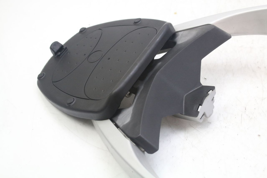 photo de LUGGAGE RACK PEUGEOT GEOPOLIS RS 125 (2007 - 2009)