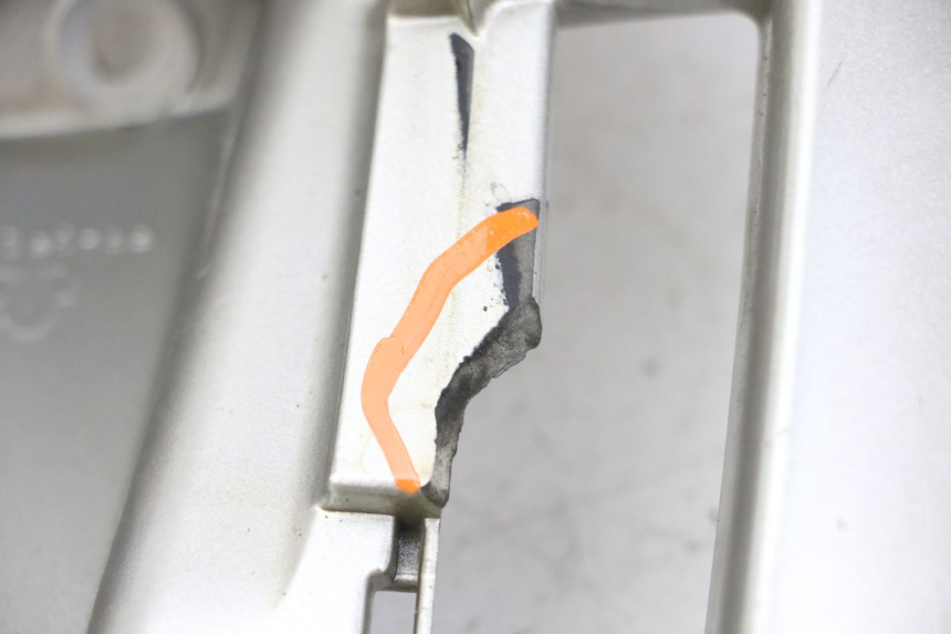 photo de LUGGAGE RACK PIAGGIO VESPA GRANTURISMO 200 (2004 - 2005)