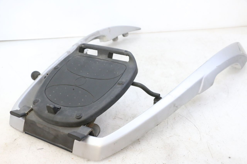 photo de LUGGAGE RACK PEUGEOT SATELIS 250 (2006 - 2012)