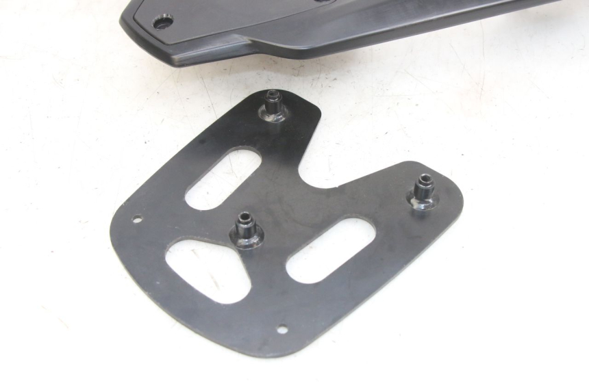 photo de LUGGAGE RACK APRILIA SXR 50 (2021 - 2023)