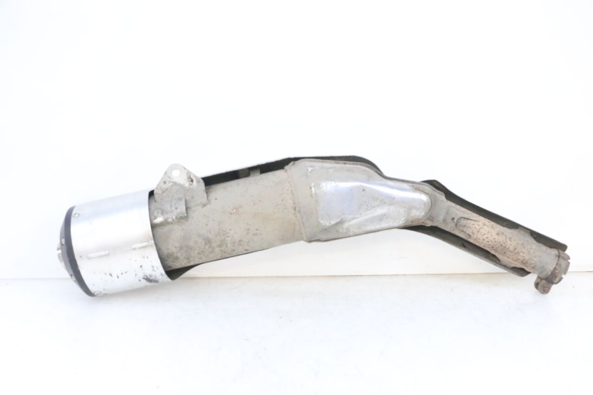 photo de LEFT EXHAUST PIPE SUZUKI DL V STROM 1000 (2002 - 2007) - Alternative perspective