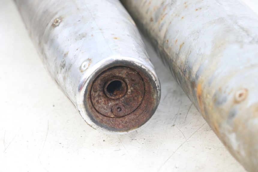 photo de Exhaust pipe HYOSUNG GV AQUILA 125 (2000 - 2004) - Alternative perspective