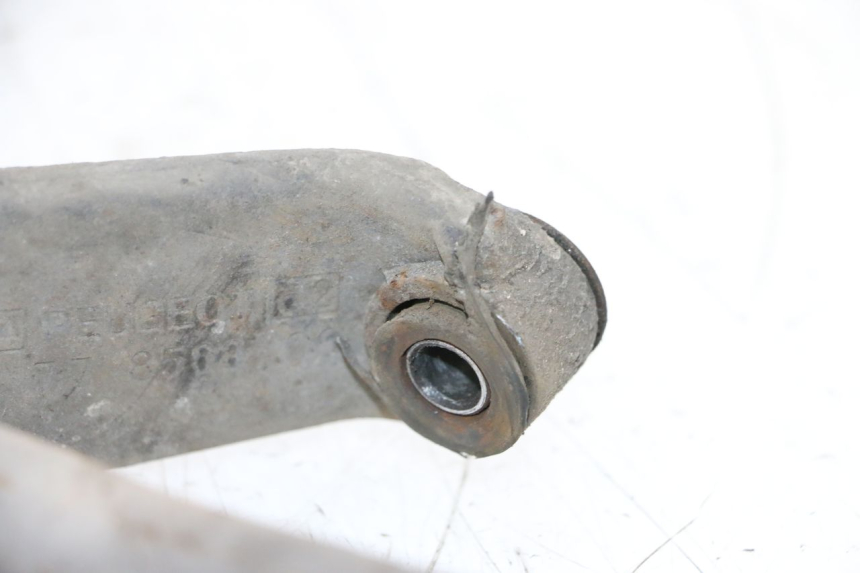 photo de EXHAUST PIPE PEUGEOT KISBEE 4T 50 (2010 - 2017) - Focus on structure