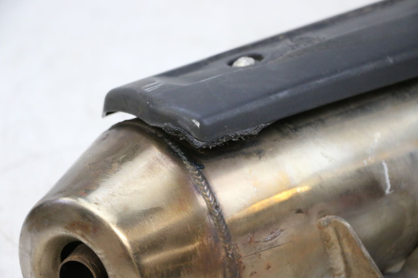 photo de EXHAUST PEUGEOT SATELIS 125 (2013 - 2018) - Fixing points details