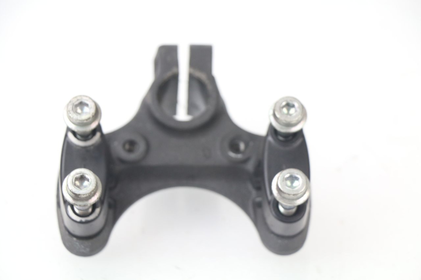 photo de HANDLEBAR RISER SUZUKI AN BURGMAN 400 (2006 - 2010)