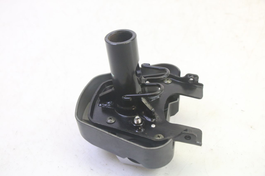 photo de HANDLEBAR RISER SYM CROX 4T 50 (2016 - 2023) - Fixing points details