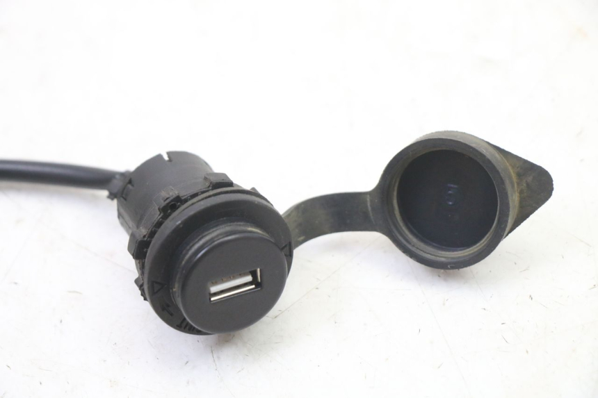 photo de CIGARETTE LIGHTER SOCKET SYM FIDDLE 3 III 125 (2014 - 2020)