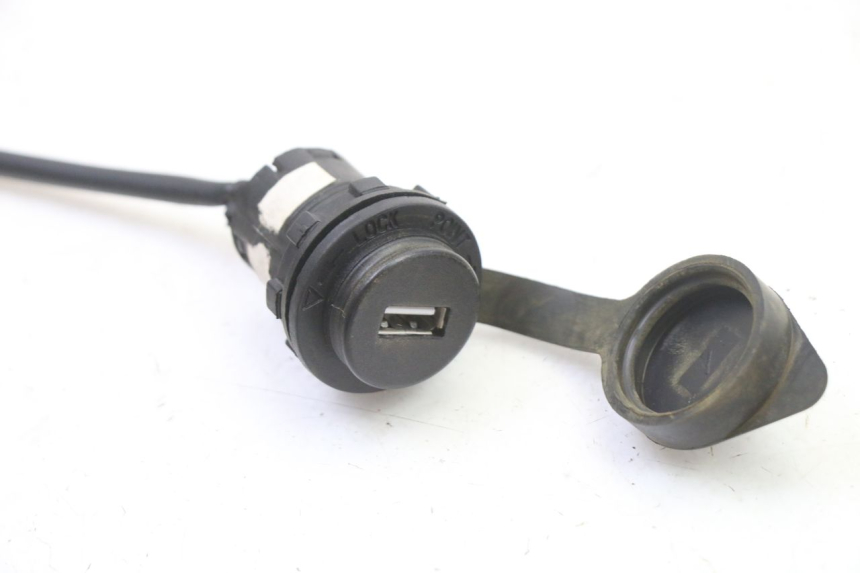 photo de CIGAR LIGHTER SOCKET SYM FIDDLE 3 III 50 (2014 - 2020)