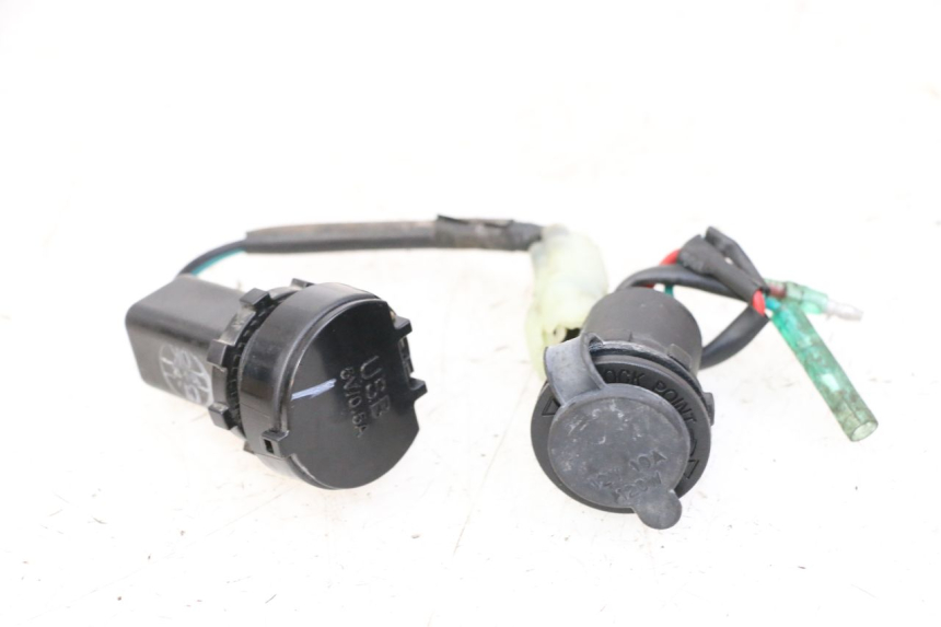 photo de CIGAR LIGHTER SOCKET SYM JOYMAX 125 (2010 - 2017)