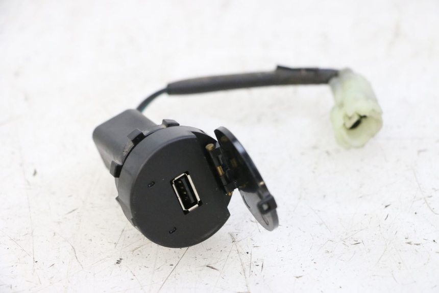 photo de CIGAR LIGHTER SOCKET SYM JOYMAX 125 (2010 - 2017)
