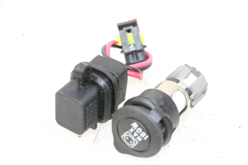 photo de CIGAR LIGHTER SOCKET PIAGGIO MP3 500 (2014 - 2016)