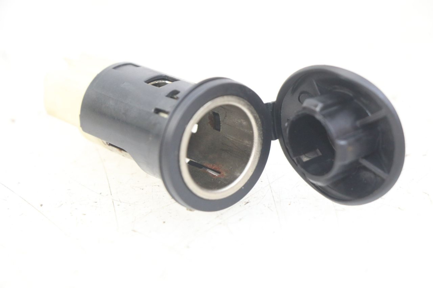 photo de CIGARETTE LIGHTER SOCKET PEUGEOT CITYSTAR 125 (2011 - 2017)