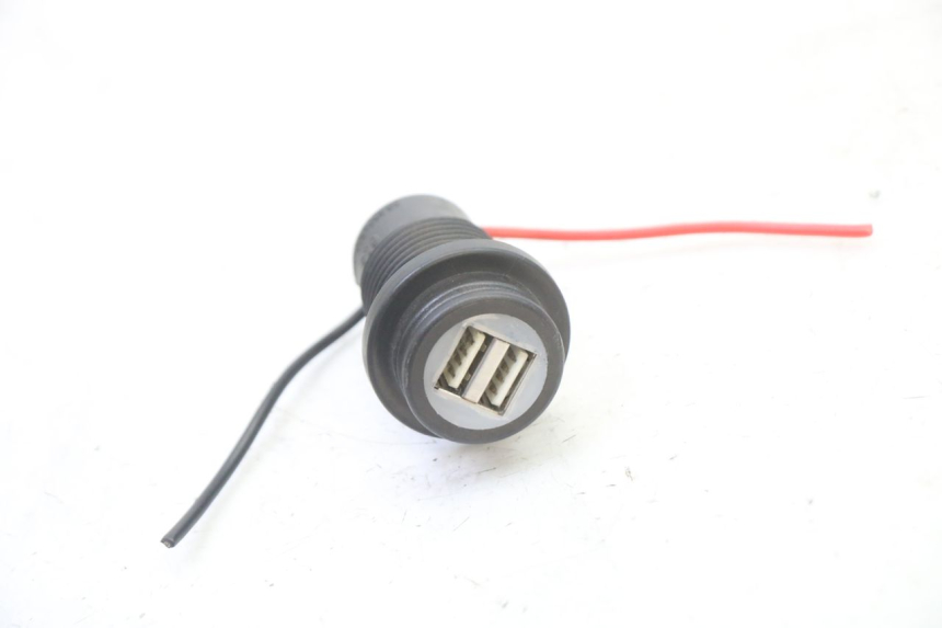 photo de CIGAR LIGHTER SOCKET HONDA ST PAN EUROPEAN 1300 (2002 - 2013)