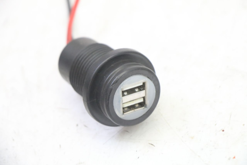 photo de CIGAR LIGHTER SOCKET HONDA ST PAN EUROPEAN 1300 (2002 - 2013)