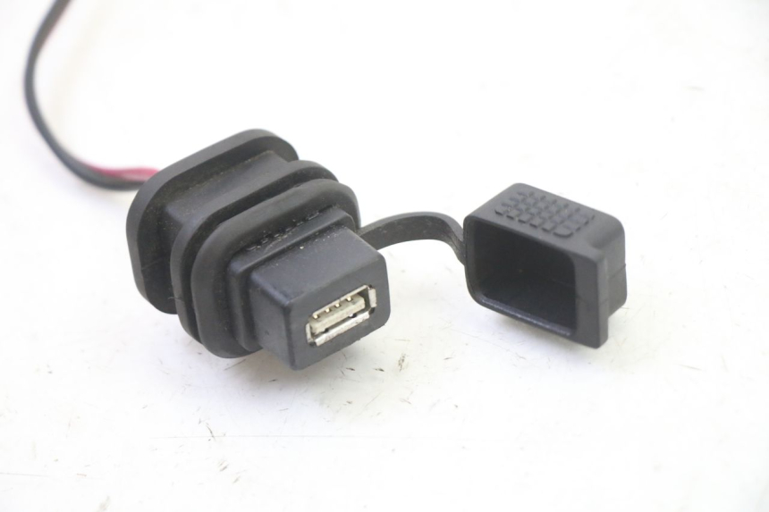 photo de CIGARETTE LIGHTER SOCKET APRILIA SXR 50 (2021 - 2023)