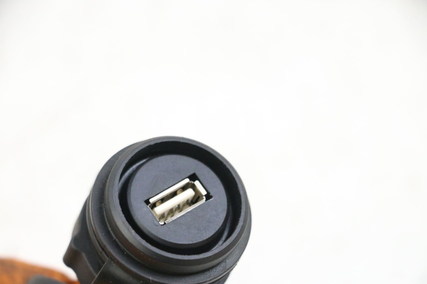 photo de CIGAR LIGHTER SOCKET NECO TEMPO 4T 50 (2022 - 2026) - Zoom on usage condition