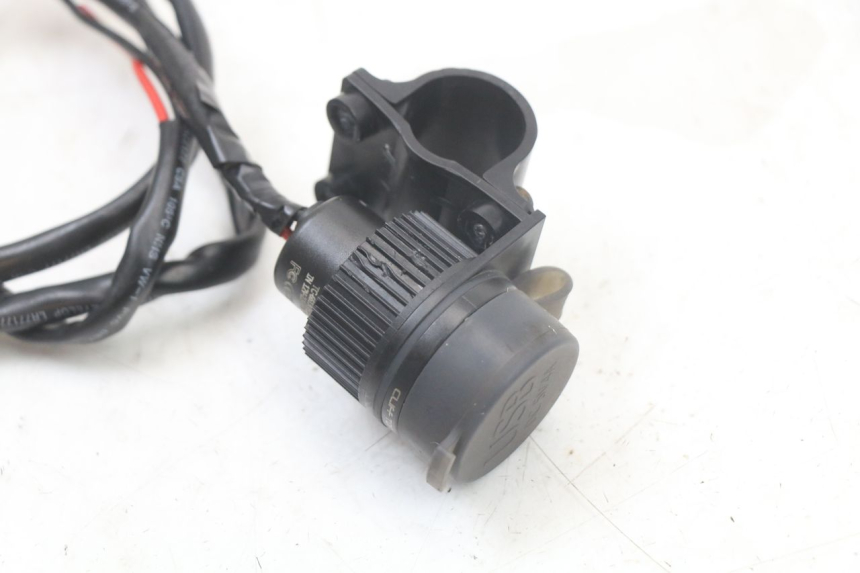 photo de CIGAR LIGHTER SOCKET YAMAHA FZ1 FAZER 1000 (2007 - 2009)