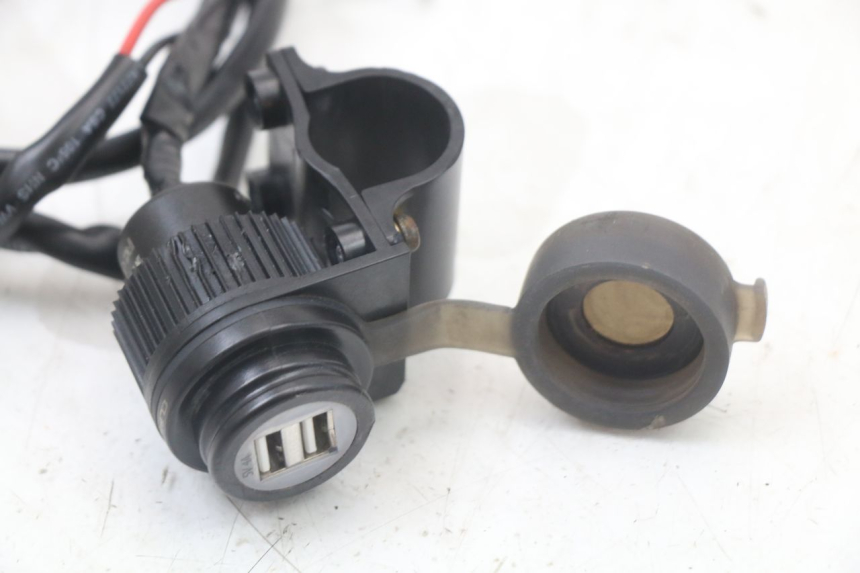 photo de CIGAR LIGHTER SOCKET YAMAHA FZ1 FAZER 1000 (2007 - 2009)