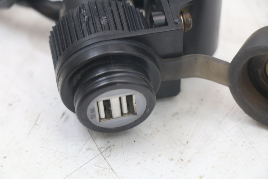 photo de CIGAR LIGHTER SOCKET YAMAHA FZ1 FAZER 1000 (2007 - 2009)