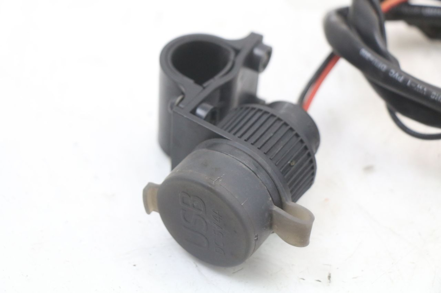 photo de CIGAR LIGHTER SOCKET YAMAHA XJ6 ABS 600 (2008 - 2016)