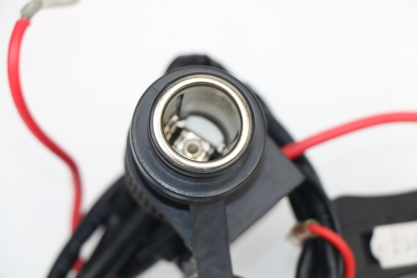 photo de CIGAR LIGHTER SOCKET YAMAHA XJR 1300 (1998 - 2002)