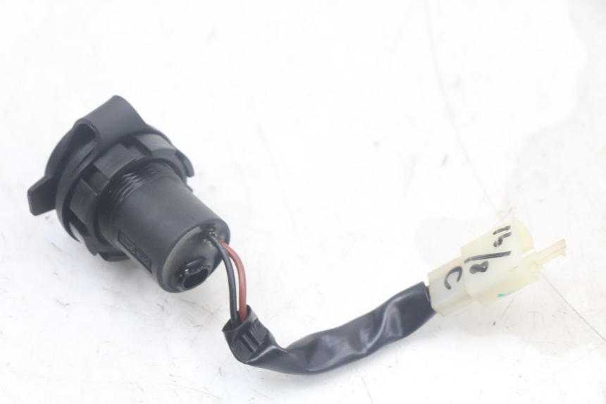 photo de CIGARETTE LIGHTER SOCKET YAMAHA XMAX X-MAX ABS 125 (2017 - 2020)