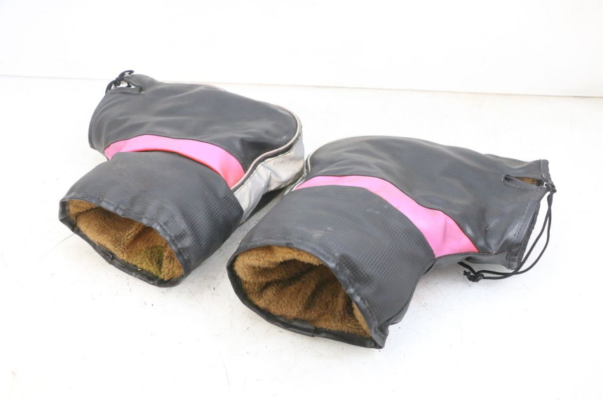 photo de HANDGUARDS PIAGGIO ZIP 4T 50 (2018 - 2020) - Technical close-up