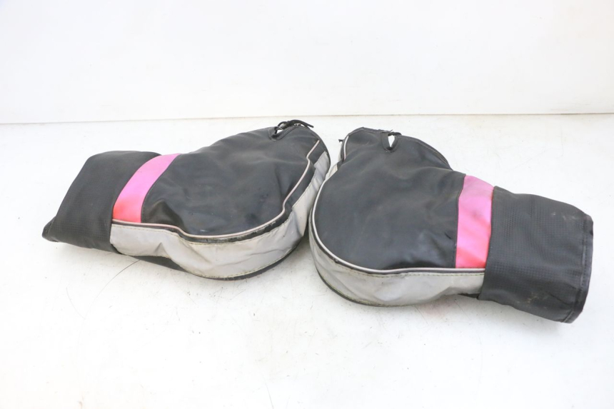 photo de HANDGUARDS PIAGGIO ZIP 4T 50 (2018 - 2020) - Surface and material condition