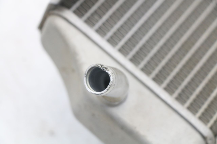 photo de RIGHT COOLANT RADIATOR HONDA CRF R 250 (2020 - 2021) - Zoom on usage condition