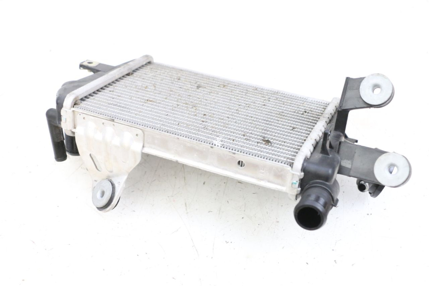 photo de RIGHT COOLANT RADIATOR BMW R GS 1250 (2021 - 2024) - Fixing points details