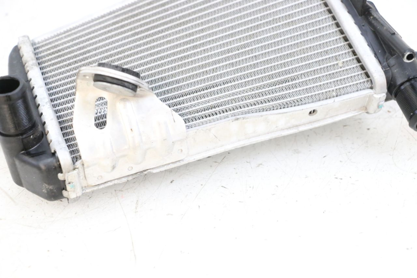 photo de LEFT COOLANT RADIATOR BMW R GS 1250 (2021 - 2024) - Distinctive features