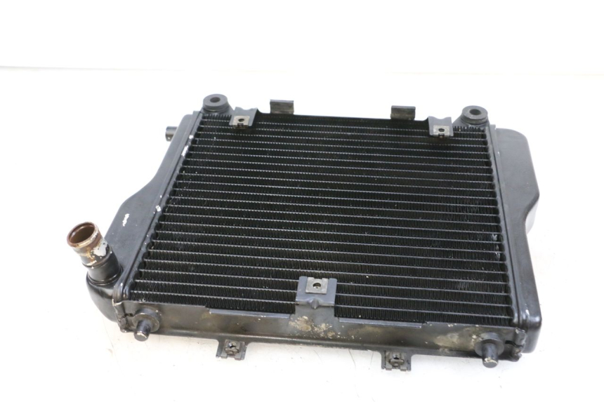 photo de COOLANT RADIATOR KAWASAKI GPZ RX 1000 (1986 - 1988) - Fixing points details