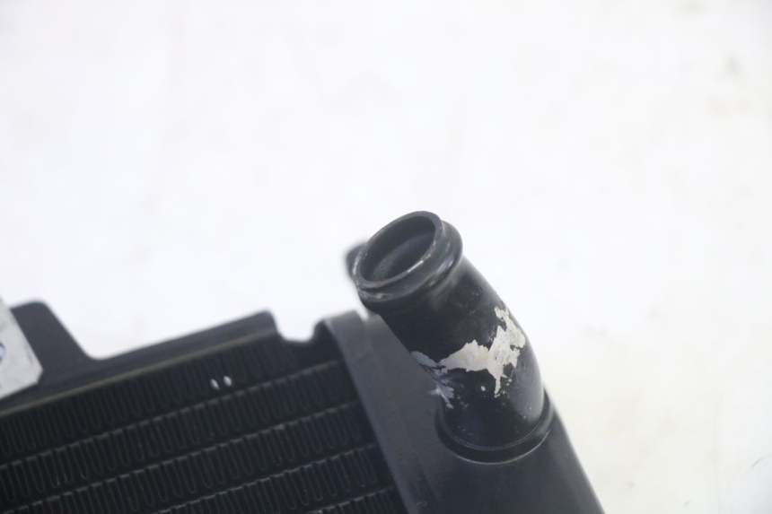 photo de RADIATOR PIAGGIO MP3 LT 400 (2007 - 2012) - Alternative perspective