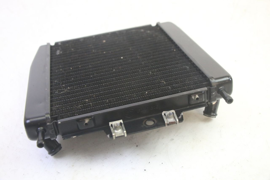 photo de RADIATOR PIAGGIO MP3 LT 400 (2007 - 2012) - Fixing points details