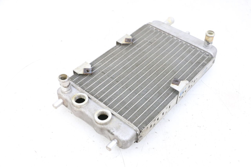 photo de RADIATOR YAMAHA YP MAJESTY 125 (2002 - 2006) - Technical close-up