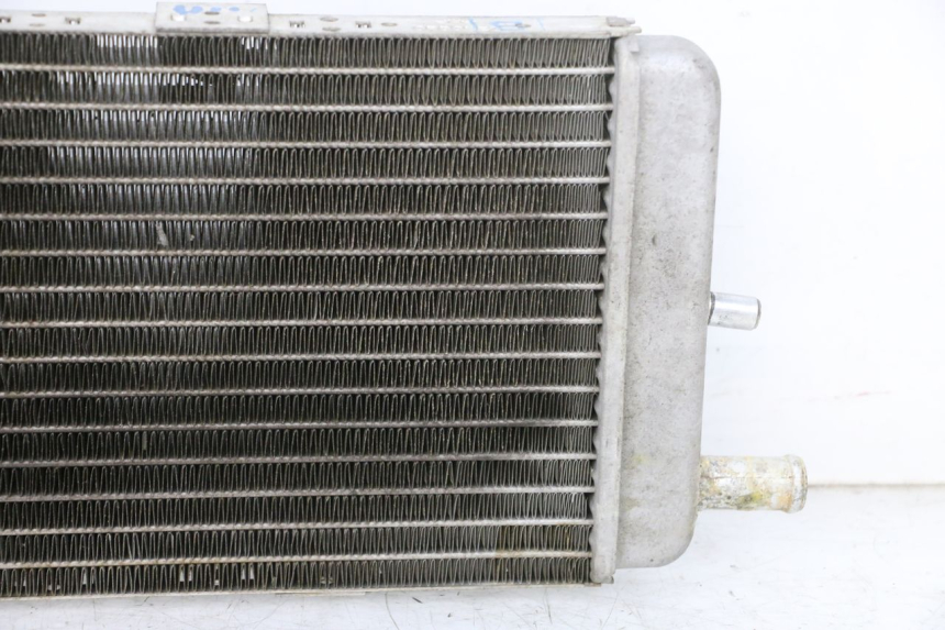 photo de RADIATOR YAMAHA YP MAJESTY 125 (2002 - 2006) - Surface and material condition