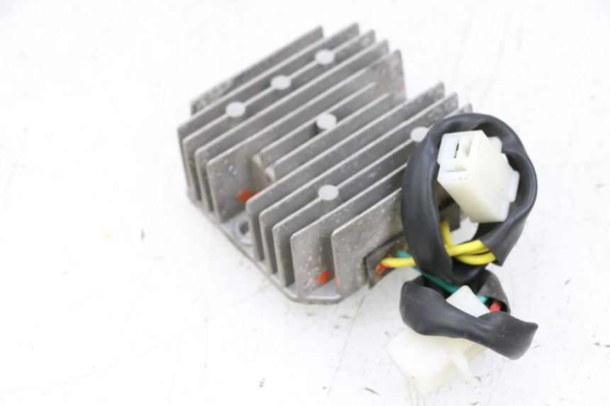 photo de CHARGING REGULATOR KYMCO AGILITY 4T 50 (2018 - 2022) - Technical close-up
