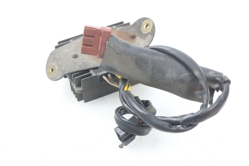photo de REGULATOR PIAGGIO BEVERLY 500 (2003 - 2007) - Zoom on usage condition