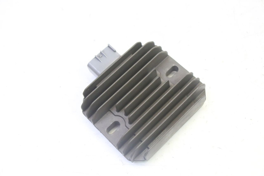 photo de CHARGING REGULATOR SUZUKI BURGMAN 125 (2007 - 2014)