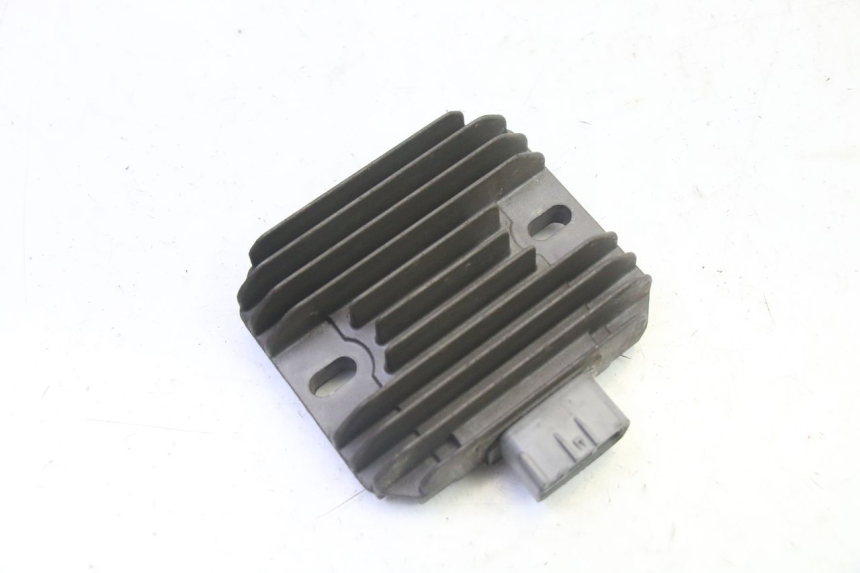 photo de CHARGING REGULATOR SUZUKI BURGMAN 125 (2007 - 2014) - Component detail