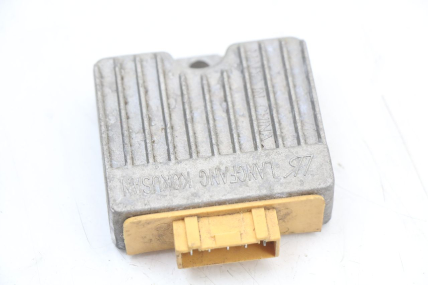 photo de REGULATOR PIAGGIO FLY 4T 50 (2004 - 2010)