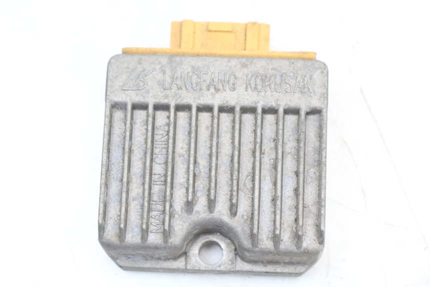 photo de REGULATOR PIAGGIO FLY 4T 50 (2004 - 2010)