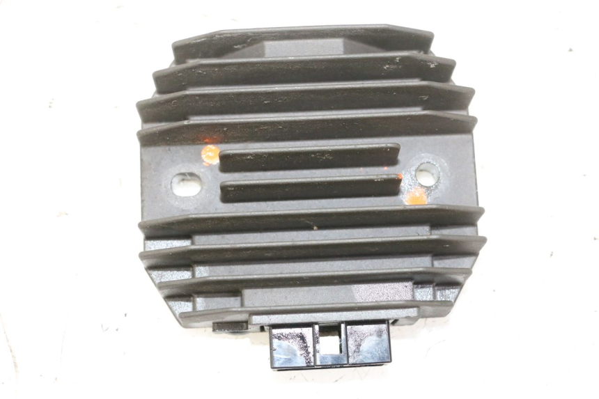 photo de REGULATOR YAMAHA FZ6 N FAZER 600 (2004 - 2006)